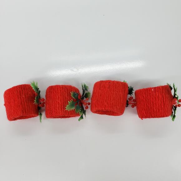 Vintage 1970s ? MCM 4 Napkin Rings Yarn Wrap Red Plastic Holly Christmas Holiday - Picture 5 of 9